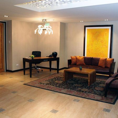 The Royal Mandaya Hotel Davao City Exteriör bild