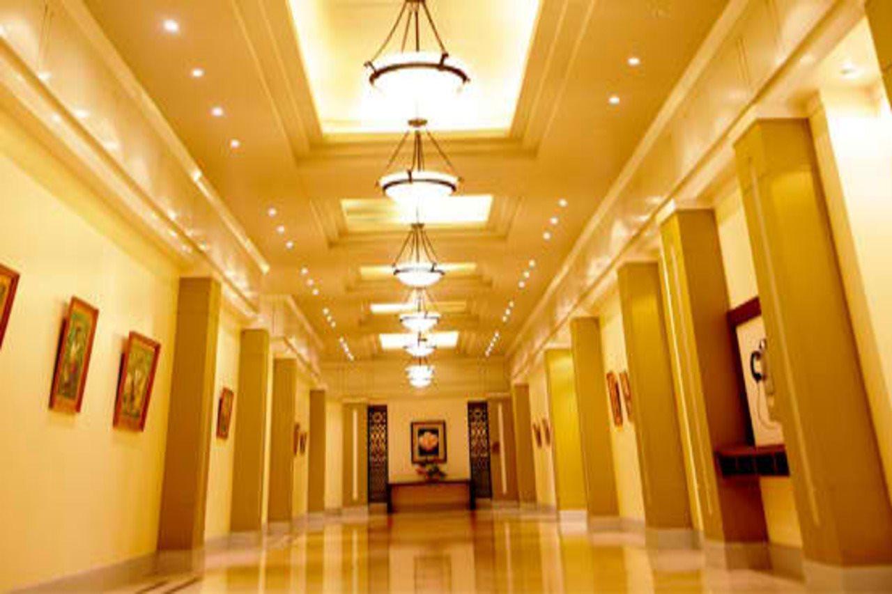 The Royal Mandaya Hotel Davao City Exteriör bild