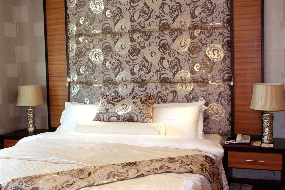 The Royal Mandaya Hotel Davao City Exteriör bild