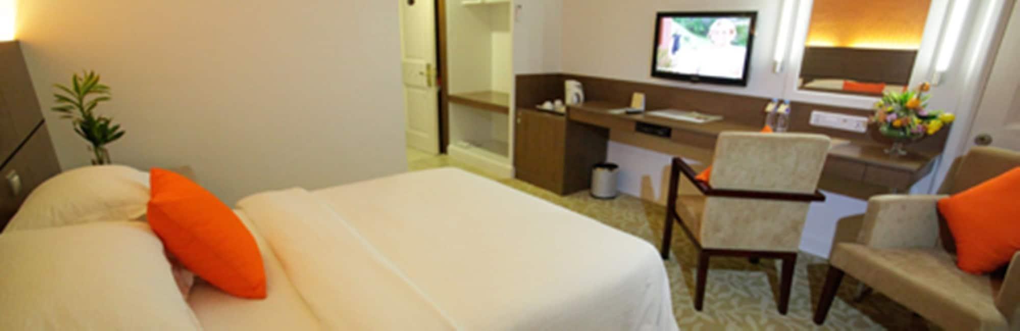 The Royal Mandaya Hotel Davao City Exteriör bild