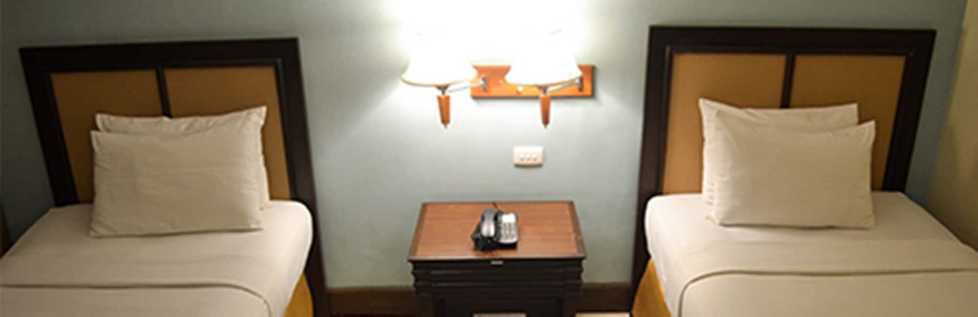 The Royal Mandaya Hotel Davao City Exteriör bild