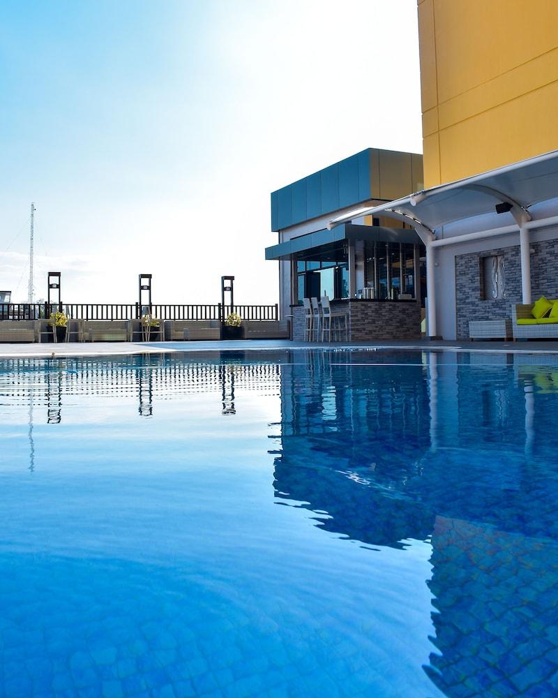 The Royal Mandaya Hotel Davao City Exteriör bild