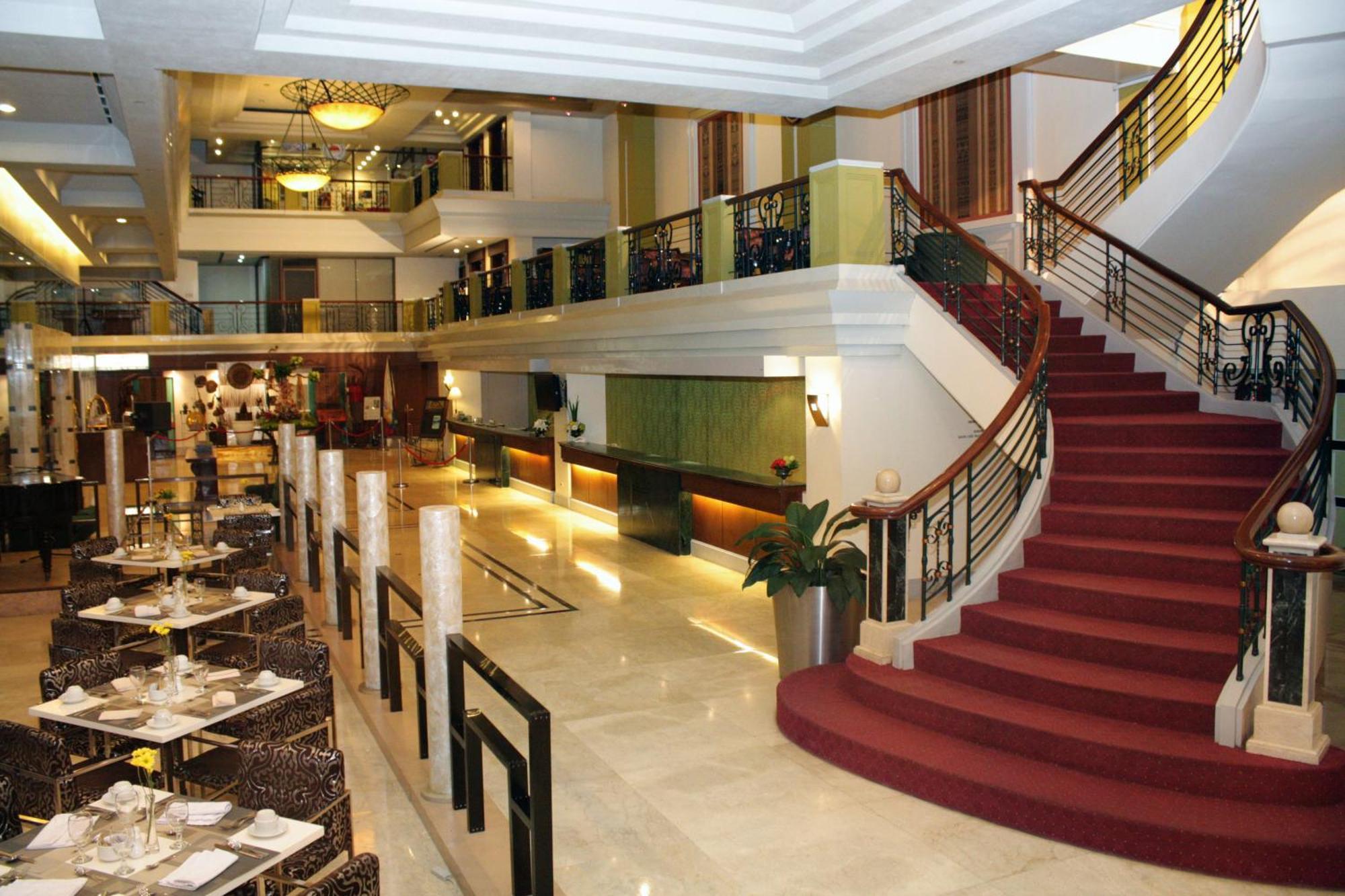 The Royal Mandaya Hotel Davao City Exteriör bild