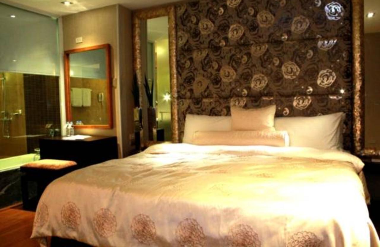 The Royal Mandaya Hotel Davao City Exteriör bild