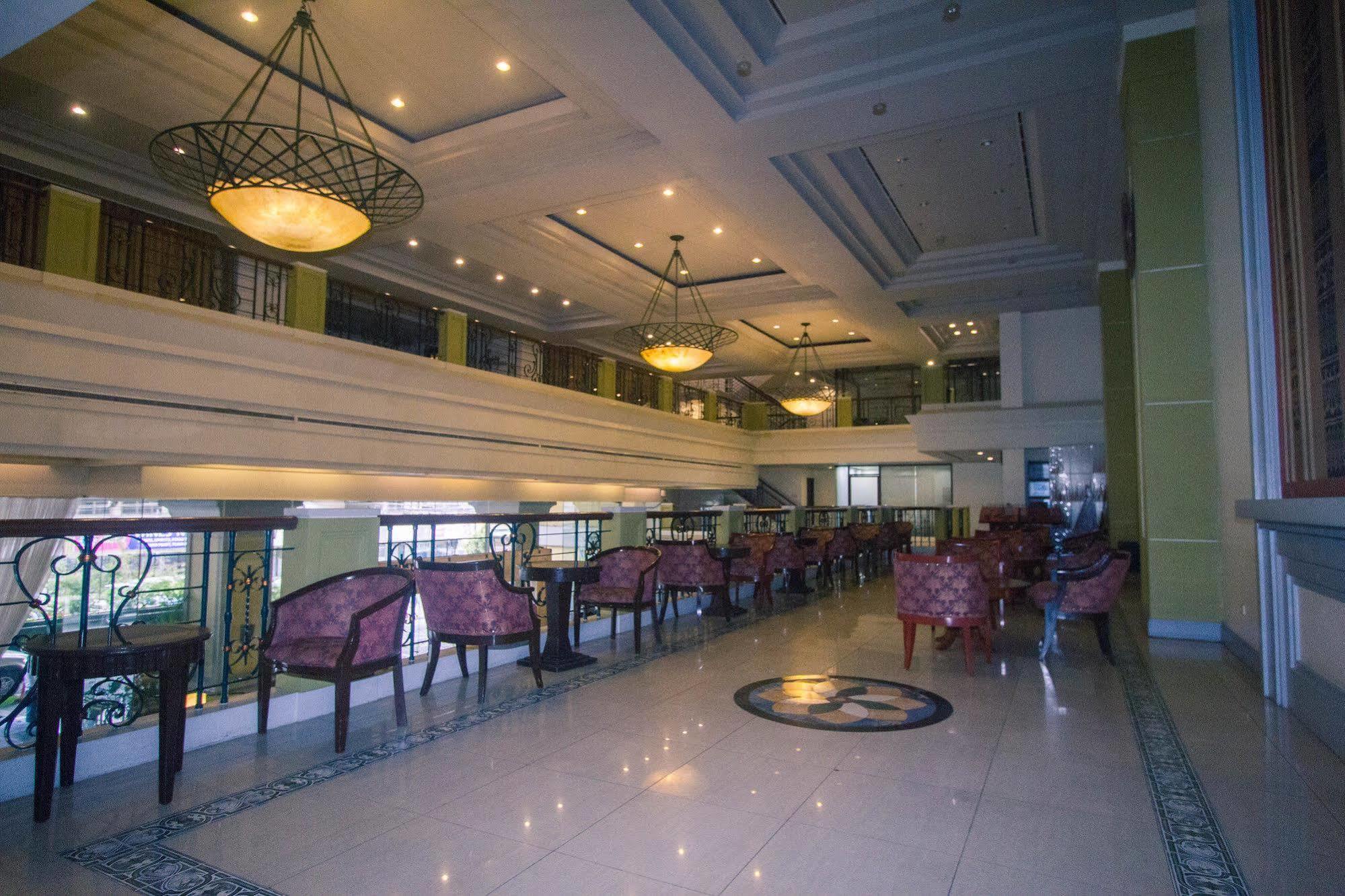The Royal Mandaya Hotel Davao City Exteriör bild
